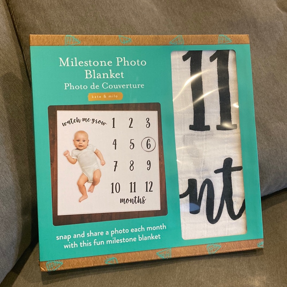 Baby milestone photo blanket